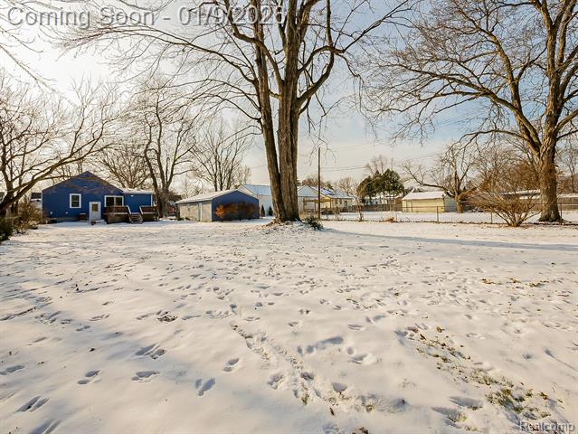 Builiding view thirty for 124 Leroy, Clawson, MI. 48017