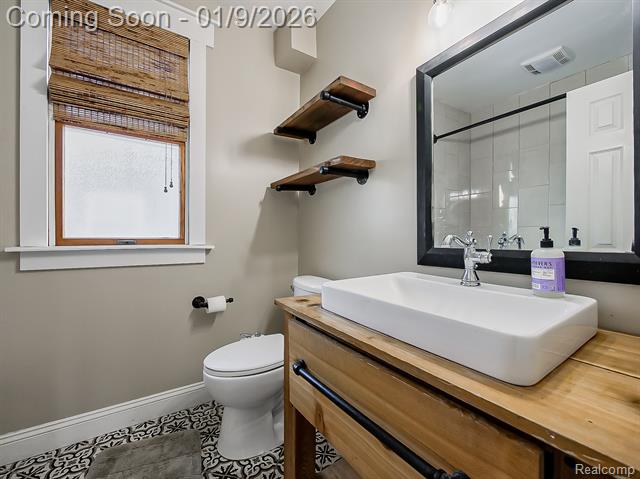 Builiding view twelve for 124 Leroy, Clawson, MI. 48017