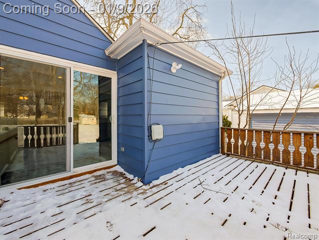 Builiding view twenty seven for 124 Leroy, Clawson, MI. 48017