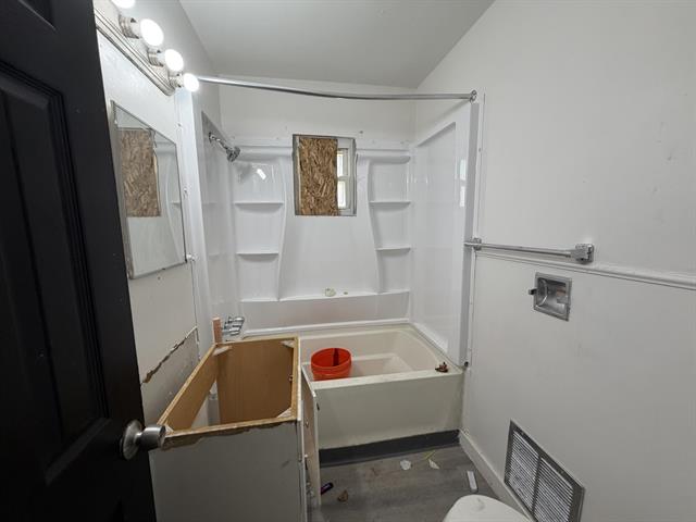 Builiding view nine for 8294 Rosemont, Detroit, MI. 48228
