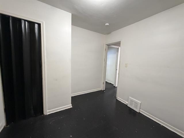 Builiding view seven for 8294 Rosemont, Detroit, MI. 48228