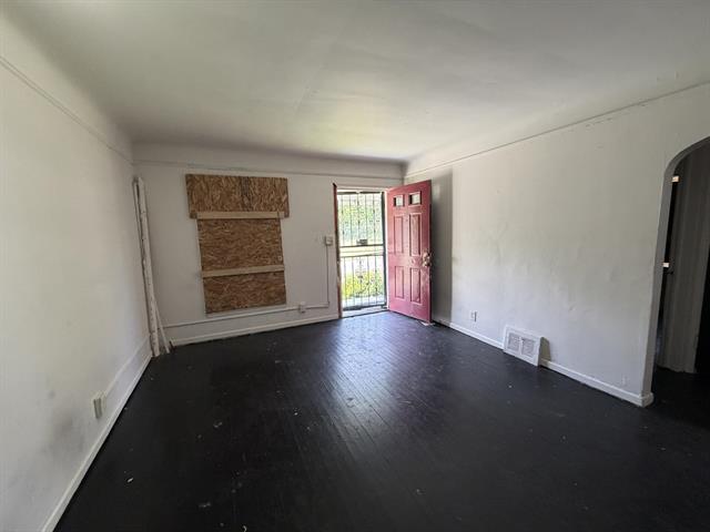 Builiding view two for 8294 Rosemont, Detroit, MI. 48228