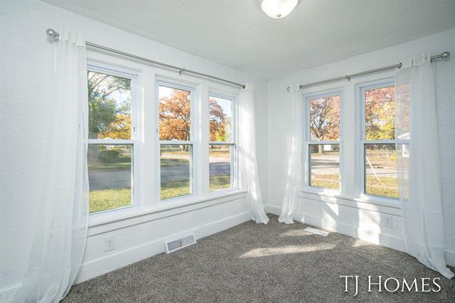 Builiding view fourteen for 1061 Forest, Muskegon, MI. 49442