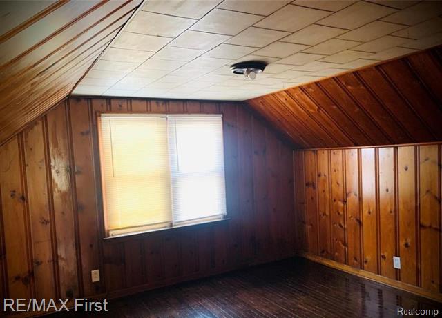 Builiding view seven for 15910 Parkway, Detroit, MI. 48223