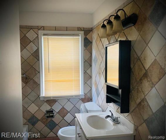 Builiding view ten for 15910 Parkway, Detroit, MI. 48223