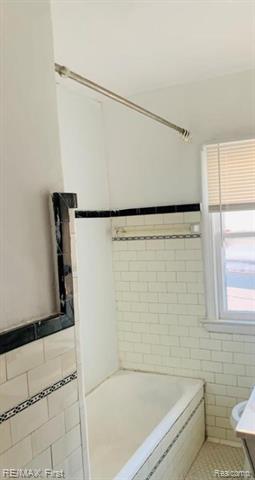 Builiding view five for 14960 Tracey, Detroit, MI. 48227