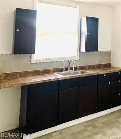 Builiding view seven for 14960 Tracey, Detroit, MI. 48227