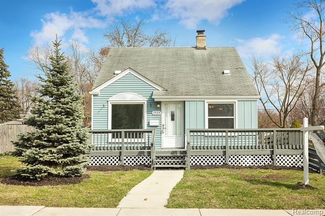 front view picture of 1404 N Bywood Ave, Clawson, MI. 48017
