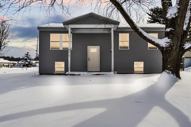 front view for 4017 Cash Drive, Jackson, Mi. 49201