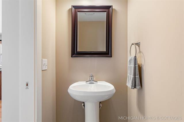 Builiding view seventeen for 1433 Savannah, Zeeland, MI. 49464