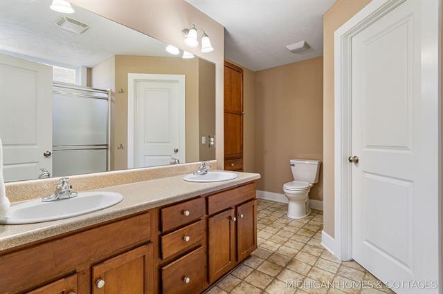 Builiding view sixteen for 1433 Savannah, Zeeland, MI. 49464