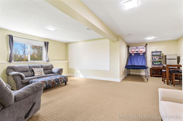 Builiding view thirty for 1433 Savannah, Zeeland, MI. 49464