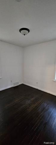 Builiding view fourteen for 20242 Ward, Detroit, MI. 48235