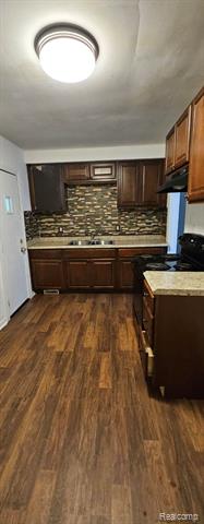 Builiding view nineteen for 20242 Ward, Detroit, MI. 48235