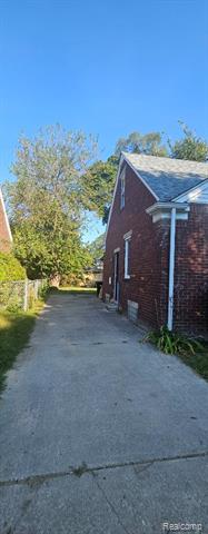 Builiding view three for 20242 Ward, Detroit, MI. 48235