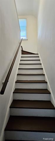 Builiding view twenty five for 20242 Ward, Detroit, MI. 48235