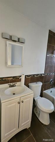 Builiding view twenty three for 20242 Ward, Detroit, MI. 48235