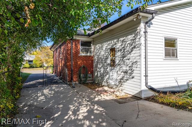 Builiding view eight for 275 Council, Clawson, MI. 48017