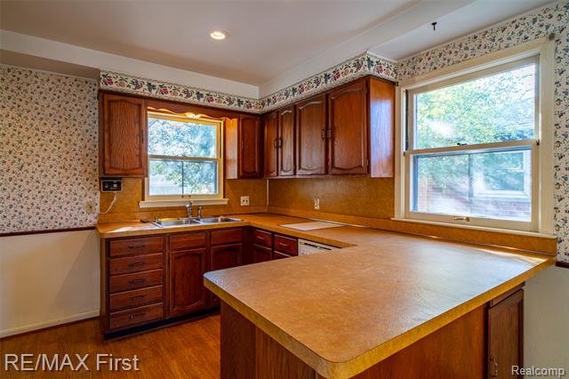 Builiding view eighteen for 275 Council, Clawson, MI. 48017