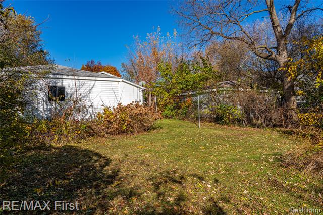 Builiding view five for 275 Council, Clawson, MI. 48017