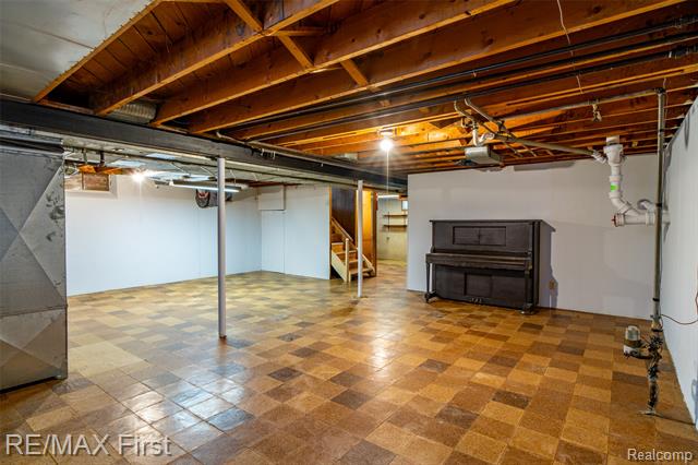 Builiding view forty for 275 Council, Clawson, MI. 48017