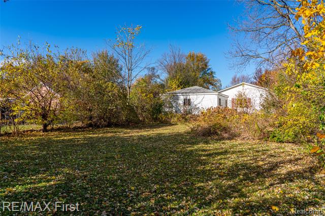 Builiding view seven for 275 Council, Clawson, MI. 48017