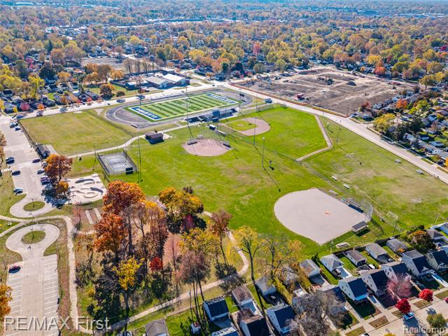 Builiding view ten for 275 Council, Clawson, MI. 48017