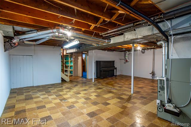 Builiding view thirty nine for 275 Council, Clawson, MI. 48017