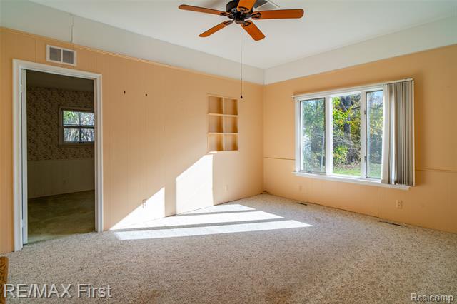 Builiding view twenty one for 275 Council, Clawson, MI. 48017