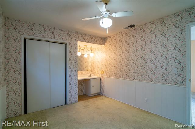 Builiding view twenty three for 275 Council, Clawson, MI. 48017