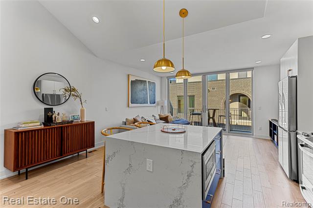 Builiding view eight for 2837 Brush, West Bloomfield, MI. 48322