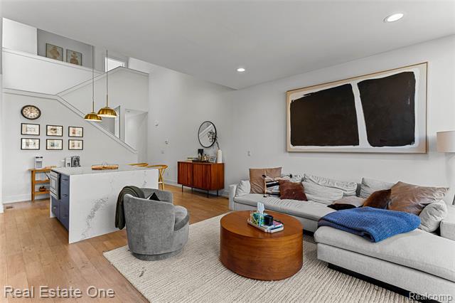 Builiding view eleven for 2837 Brush, West Bloomfield, MI. 48322