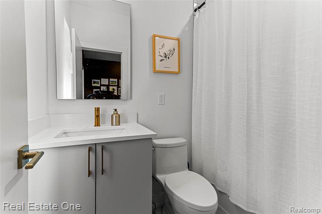 Builiding view fourteen for 2837 Brush, West Bloomfield, MI. 48322