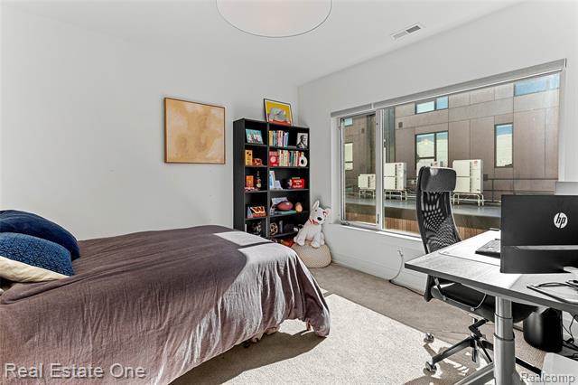 Builiding view nineteen for 2837 Brush, West Bloomfield, MI. 48322