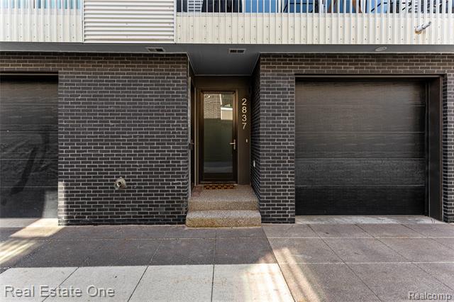 Builiding view one for 2837 Brush, West Bloomfield, MI. 48322