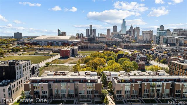 Builiding view thirty seven for 2837 Brush, West Bloomfield, MI. 48322