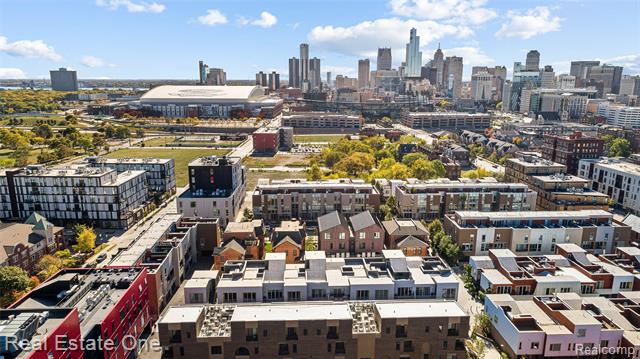 Builiding view thirty three for 2837 Brush, West Bloomfield, MI. 48322