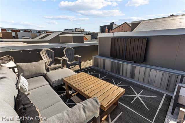 Builiding view thirty for 2837 Brush, West Bloomfield, MI. 48322