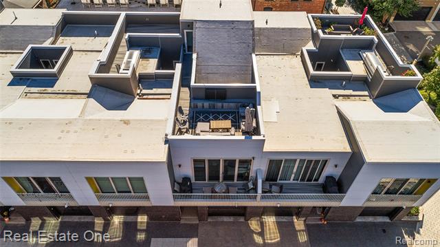 Builiding view three for 2837 Brush, West Bloomfield, MI. 48322