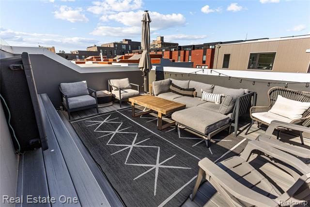 Builiding view twenty nine for 2837 Brush, West Bloomfield, MI. 48322