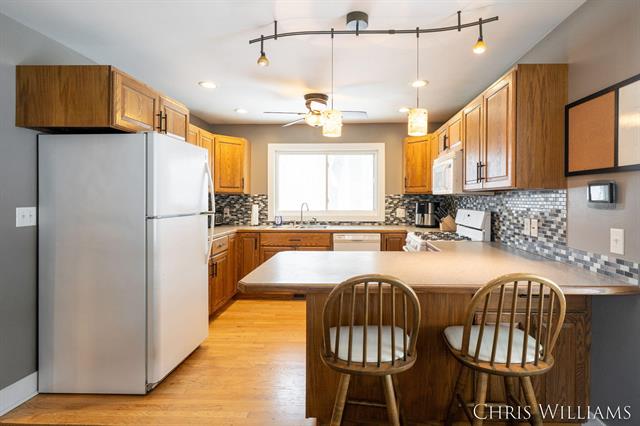 Builiding view ten for 2288 Macarthur, Muskegon, MI. 49442