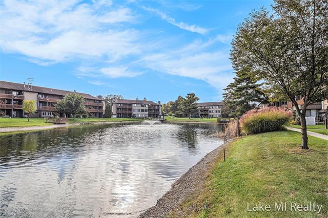 Builiding view fifteen for 2919 Byron Center, Wyoming, MI. 49519