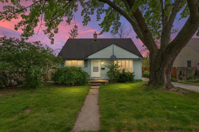 front view for 249 N Chocolay Ave, Clawson, Mi. 48017