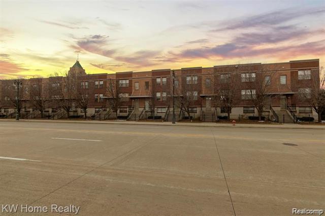 Builiding view eighteen for 7637 Woodward Ave # 72, Detroit, MI. 48202