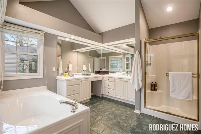 Builiding view eighteen for 3890 Clearview, Grand Rapids, MI. 49546