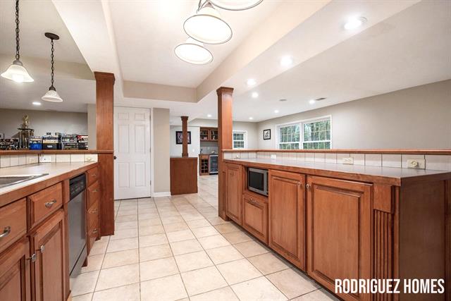 Builiding view thirty one for 3890 Clearview, Grand Rapids, MI. 49546