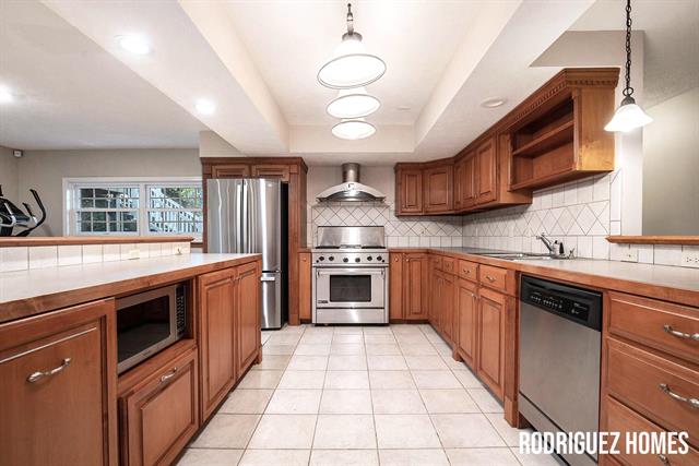 Builiding view twenty nine for 3890 Clearview, Grand Rapids, MI. 49546