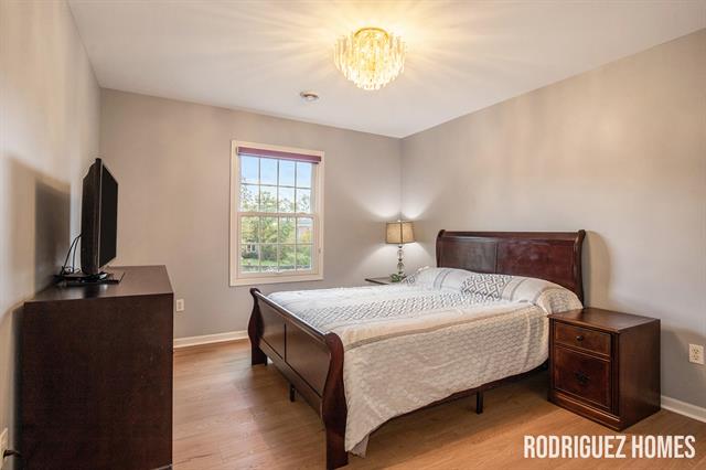 Builiding view twenty one for 3890 Clearview, Grand Rapids, MI. 49546