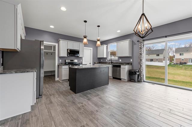 Builiding view ten for 47359 Bayside Circle East, New Baltimore, MI. 48047