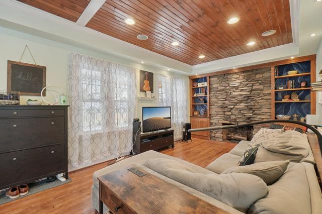 Builiding view four for 7 Oakwood, Ypsilanti, MI. 48197